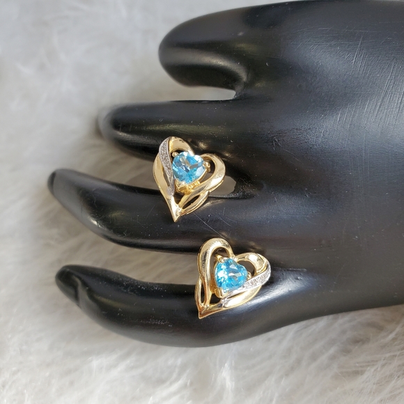 Watch Video / 14K Gold Heart Diamond Earrings / December Born. - Picture 12 of 16